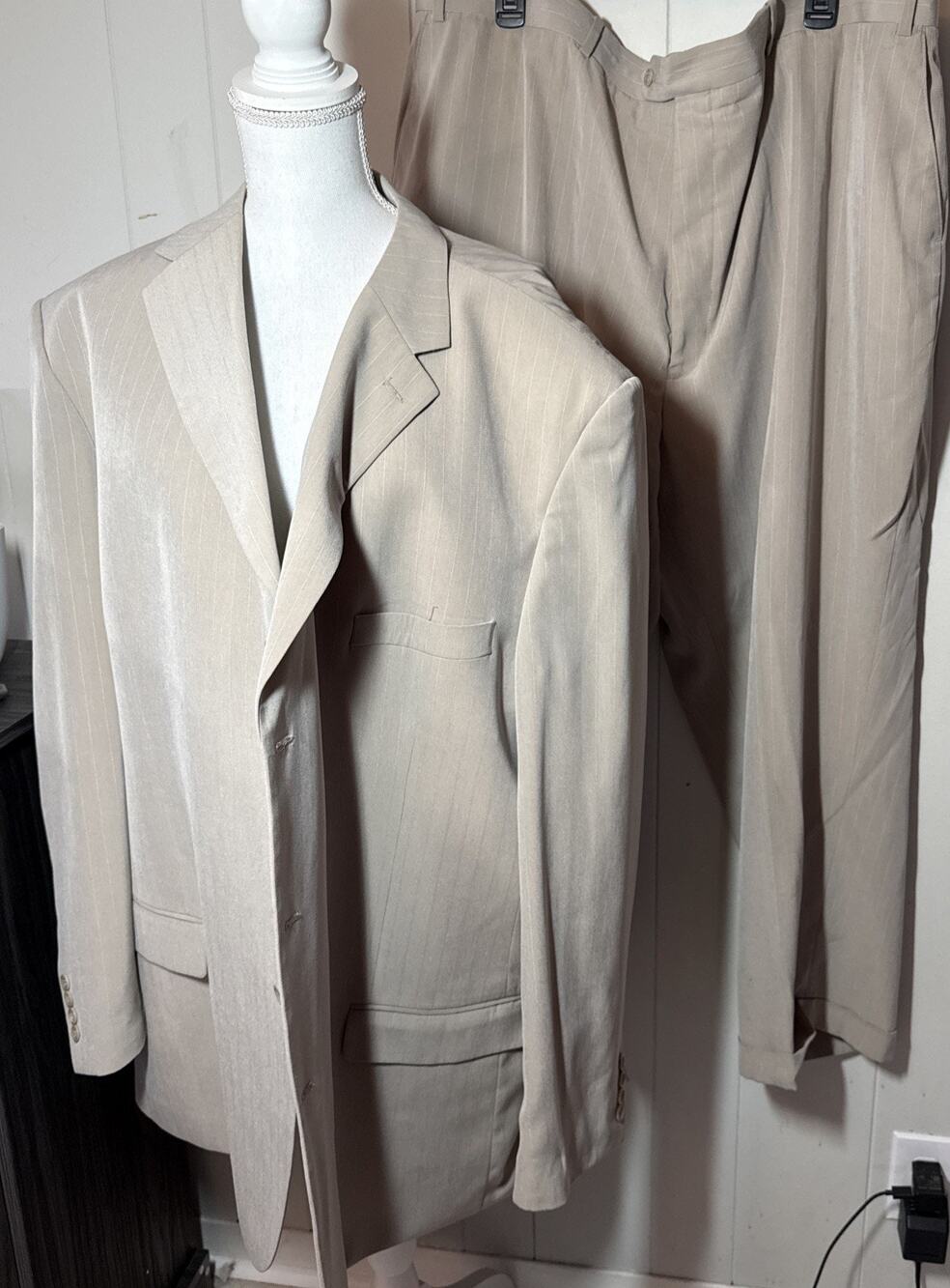 Reflections 2 Piece Summer Suit 54L Light Color Off Gray T10